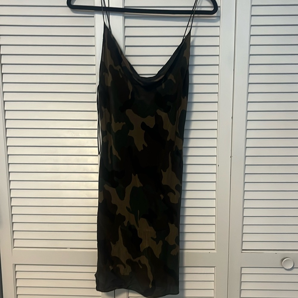 Alice + Oliva camouflage Mini Dress